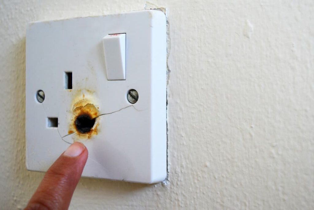Burnt socket
